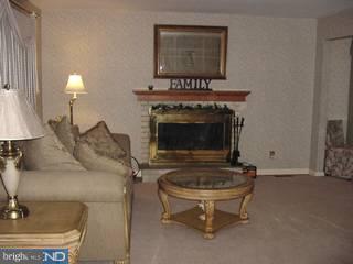 919 Thornton Road Horsham, PA 19044 - Photo 4 of 6 Gallery Image 4