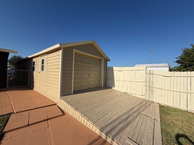 340 Hickory Ridge Drive Sebring, FL 33876 - Photo 20 of 21 a balcony view with wooden floor