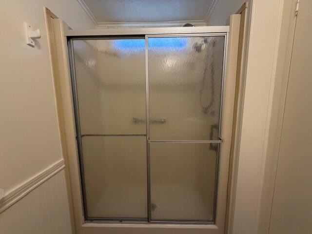 340 Hickory Ridge Drive Sebring, FL 33876 - Photo 8 of 21 a bathroom with a glass shower door