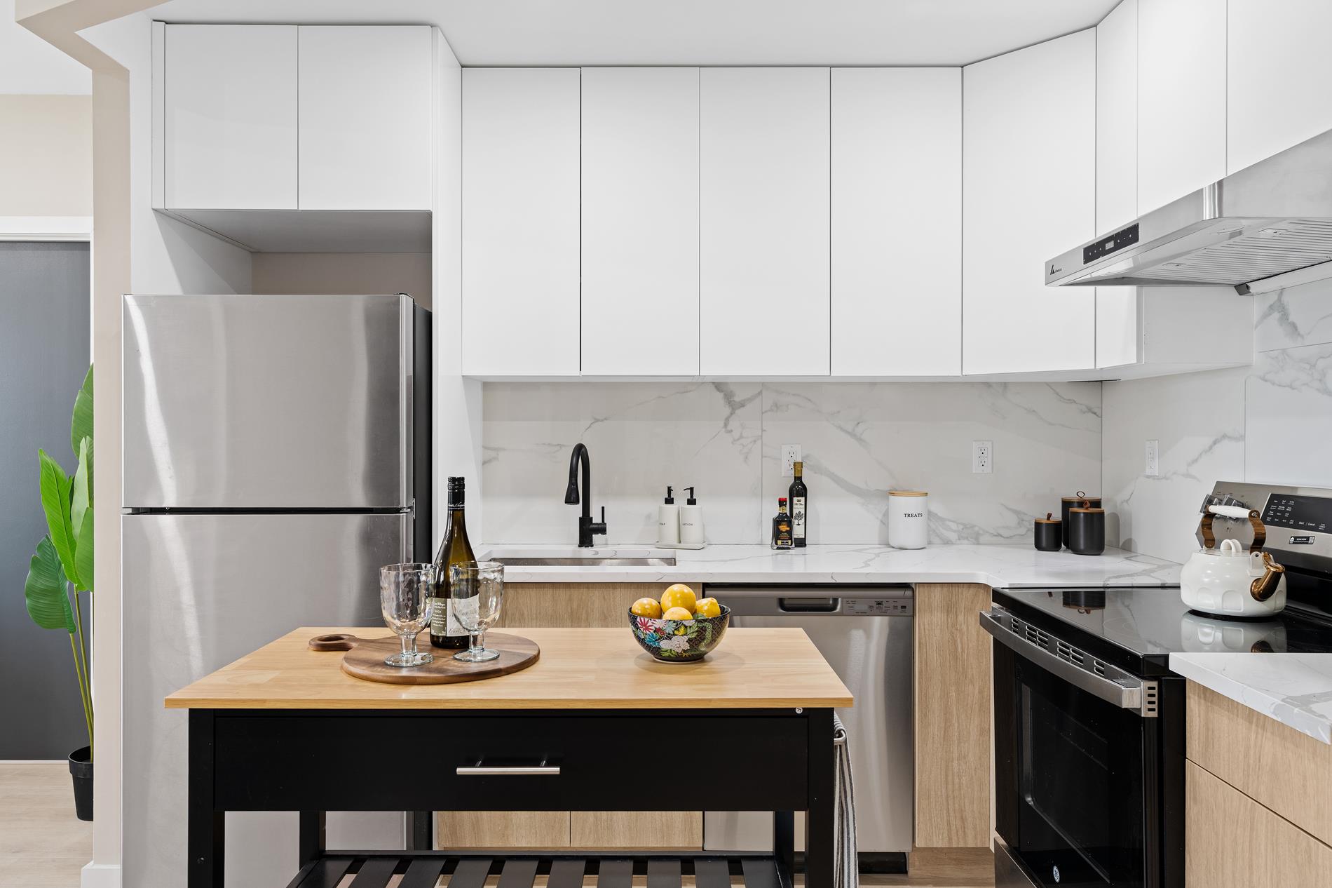 26-15 4th Street, Unit 5F Queens, NY 11102 - Photo 2 of 7