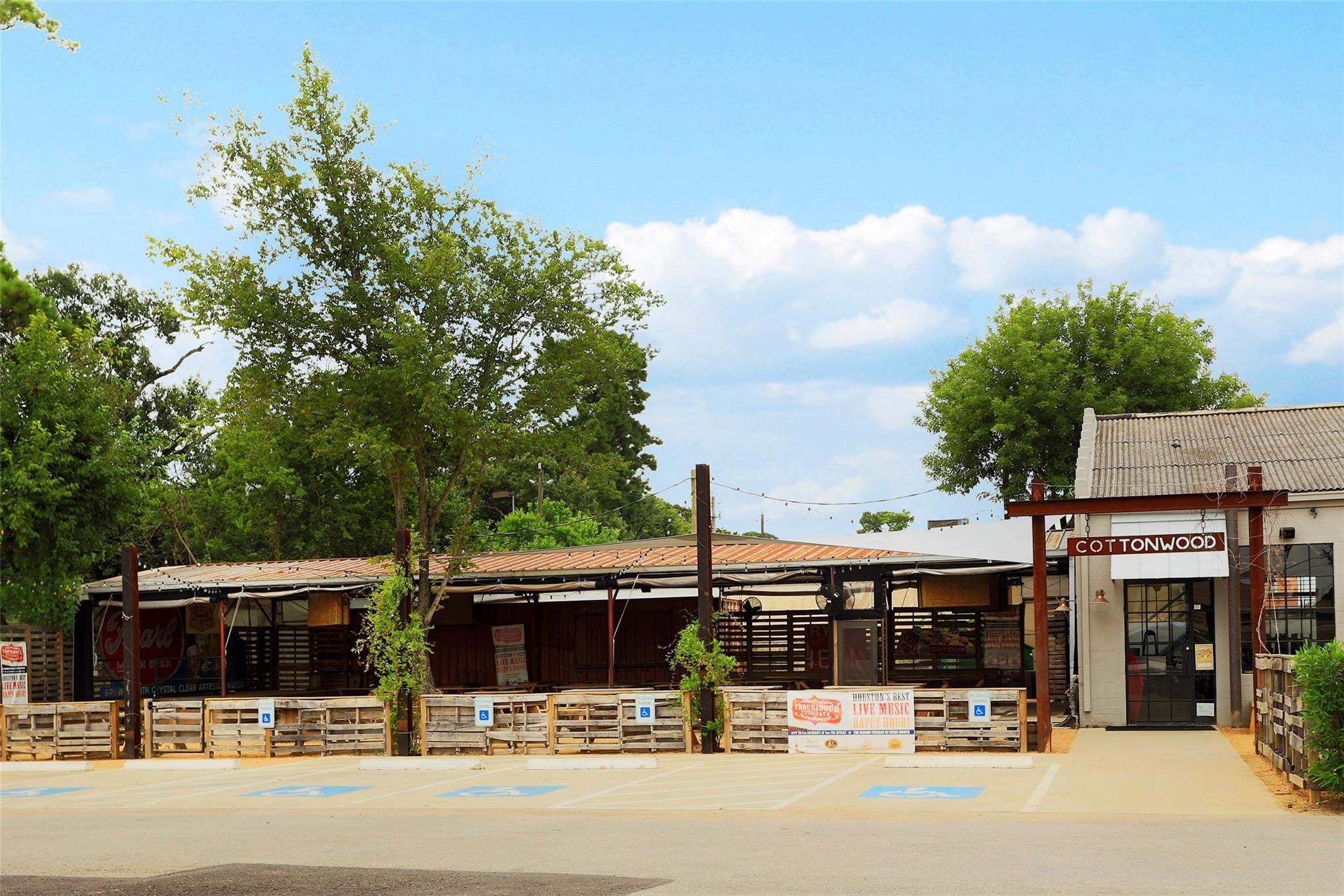 830 West 19th Street, Unit B Houston, TX 77008 - Photo 30 of 38 a view of building with street