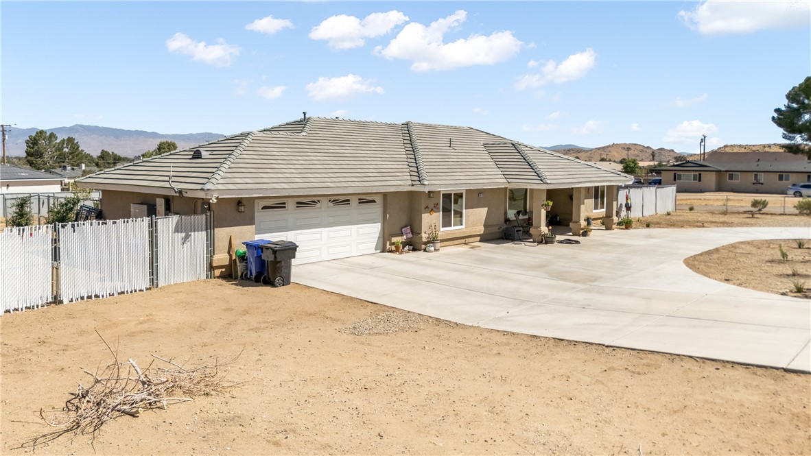 16209 Serrano Road Apple Valley, CA 92307 - Photo 3 of 36