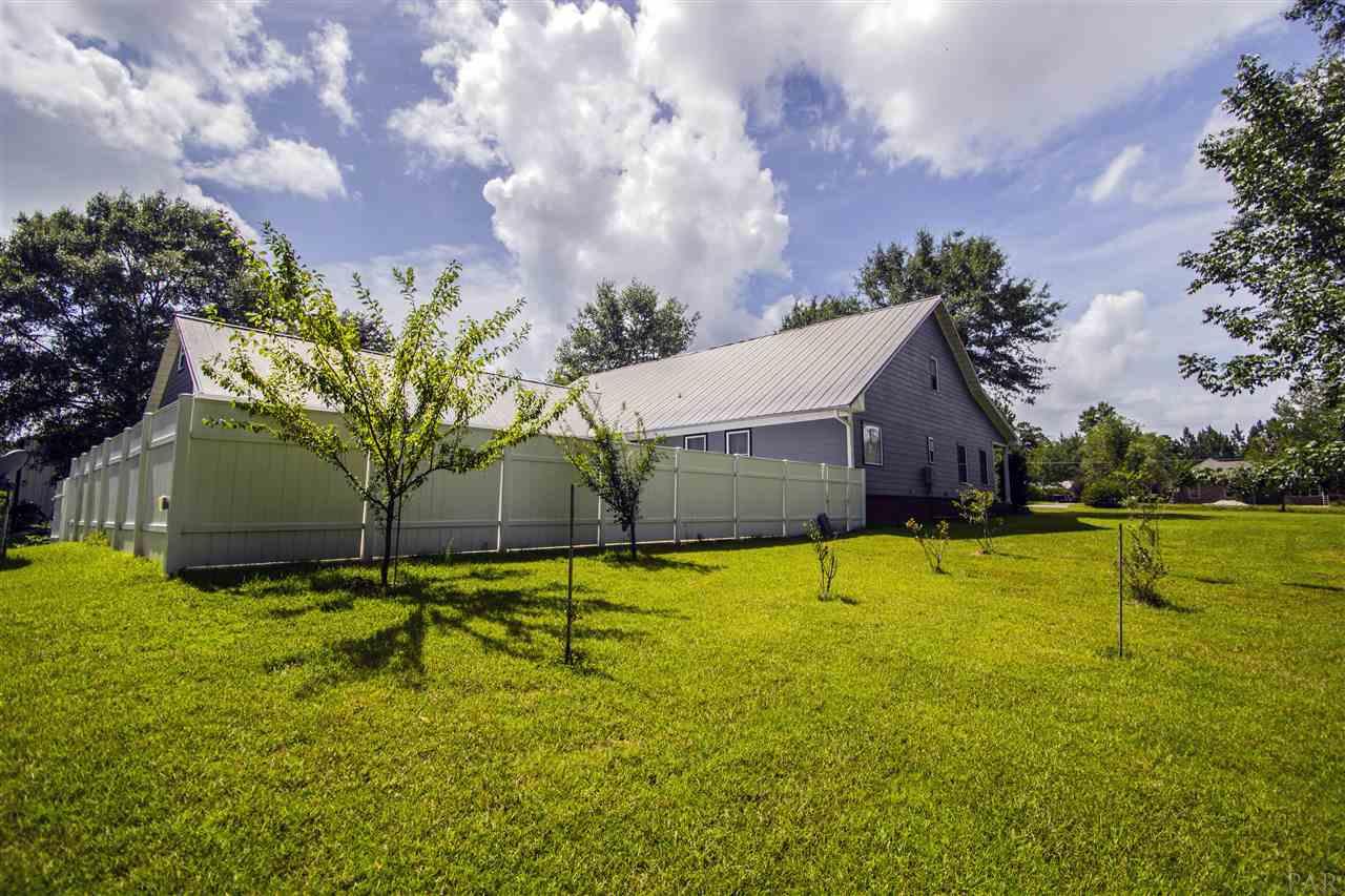 1289 Neal Road Cantonment, FL 32533 - Photo 10 of 44