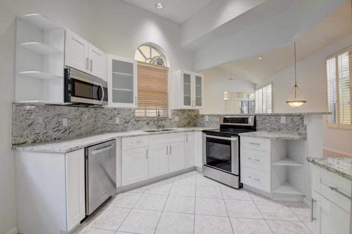 6684 Northwest 25th Avenue Boca Raton, FL 33496 - Photo 15 of 32 20200623000652265199000000-o