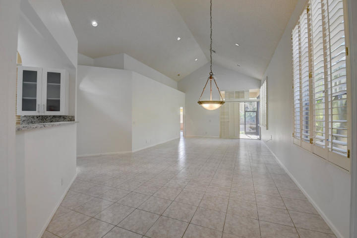 6684 Northwest 25th Avenue Boca Raton, FL 33496 - Photo 10 of 32 20200623000628920333000000-o