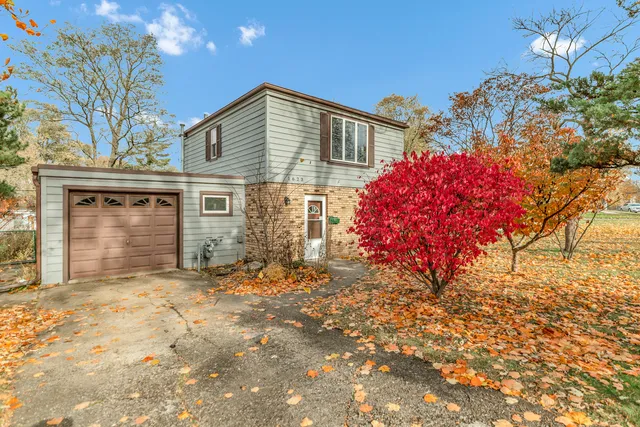 $325,000 | 1623 Sawyer Avenue, Glen Ellyn, IL 60137