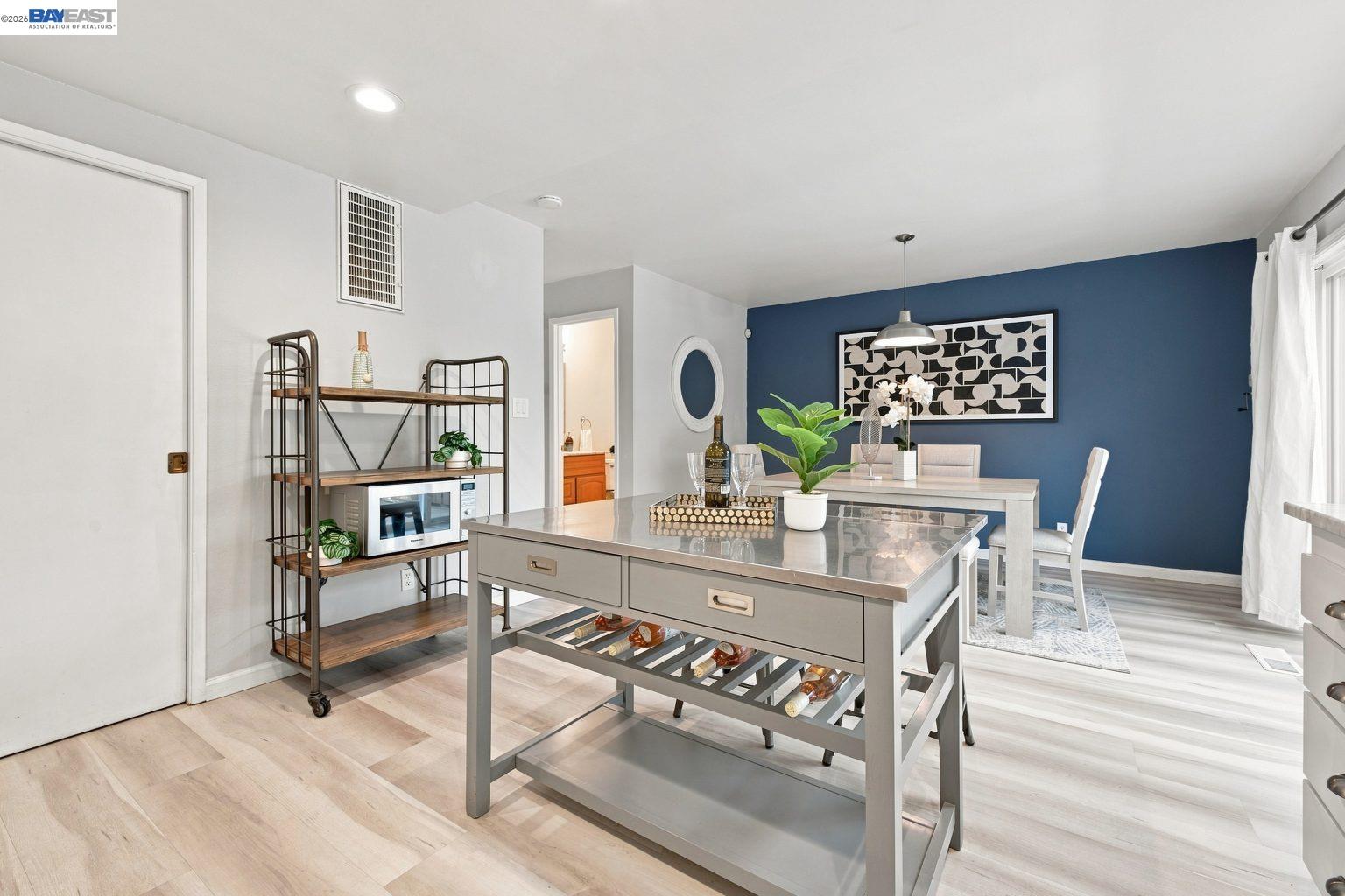 1305 Waterfall Way Concord, CA 94521 - Photo 9 of 53 Gallery Image 9