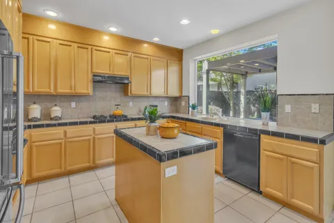 $769,000 | 905 Glide Ferry Way, Sacramento, CA 95831