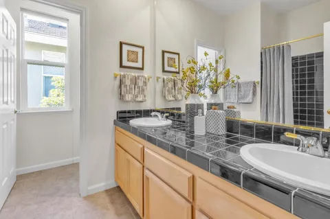 $769,000 | 905 Glide Ferry Way, Sacramento, CA 95831