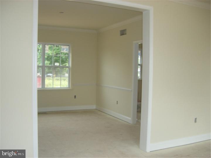 999 Oxford Road Lincoln University, PA 19352 - Photo 10 of 15 Living Room