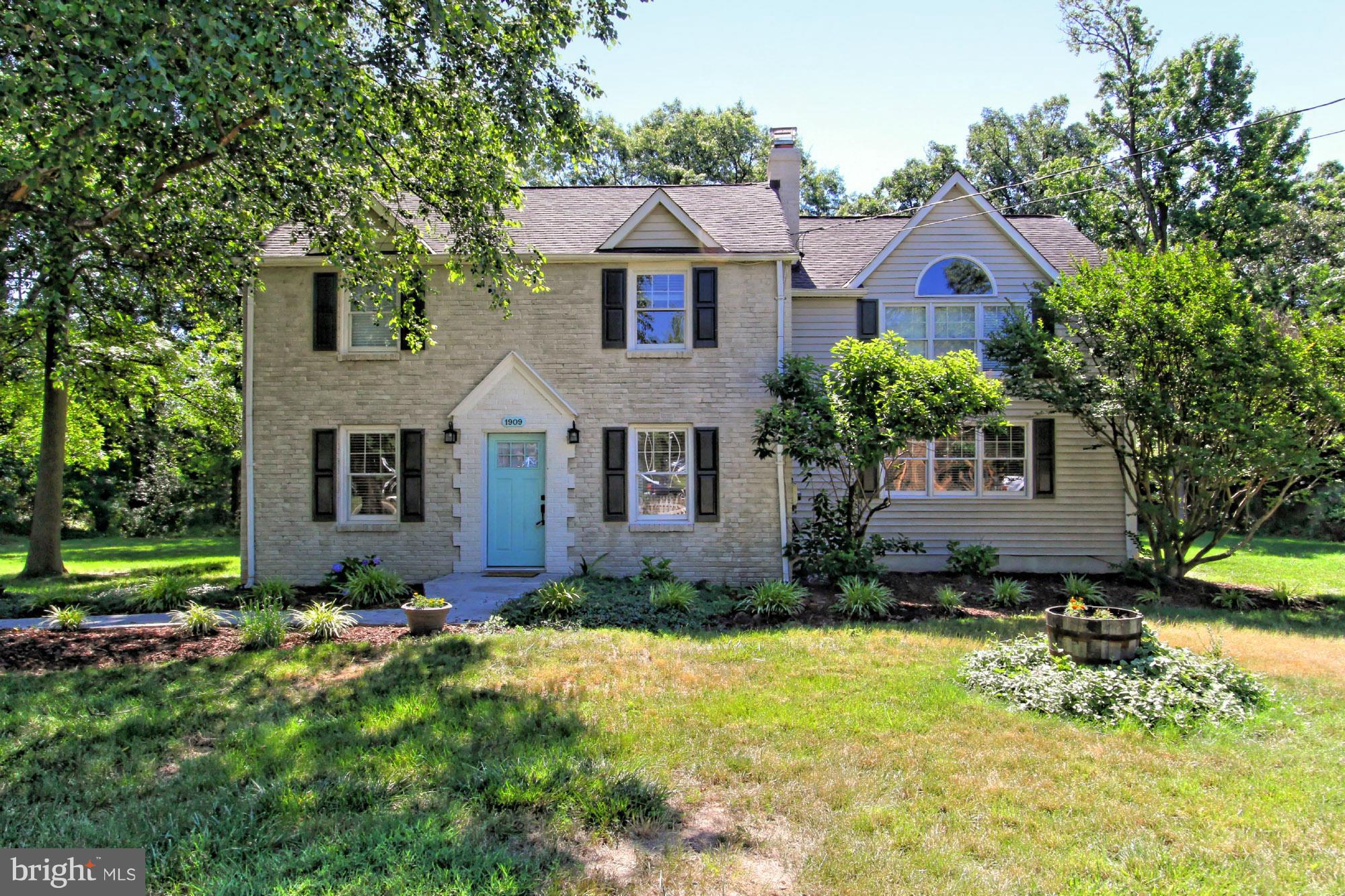 1909 Woodford Road Vienna, VA 22182 - Photo 1 of 30 Exterior (Front)