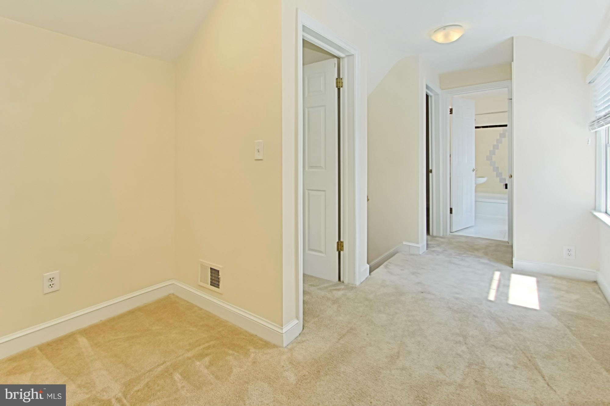 1909 Woodford Road Vienna, VA 22182 - Photo 17 of 30 Interior (General)