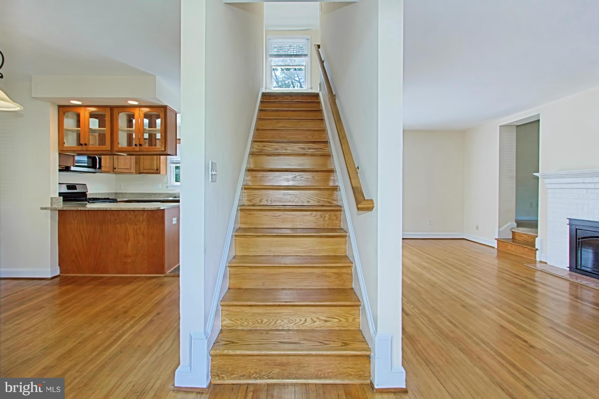 1909 Woodford Road Vienna, VA 22182 - Photo 3 of 30 Interior (General)