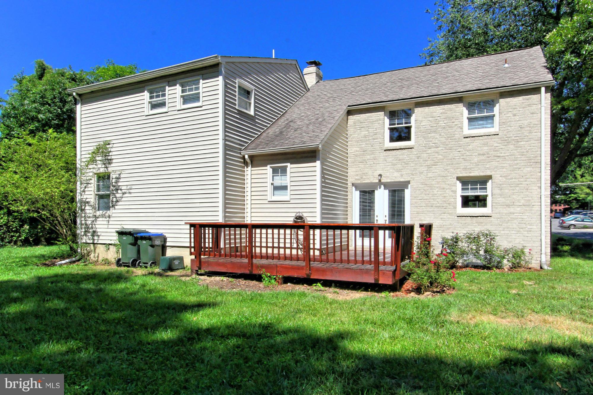 1909 Woodford Road Vienna, VA 22182 - Photo 29 of 30 Exterior (Rear)