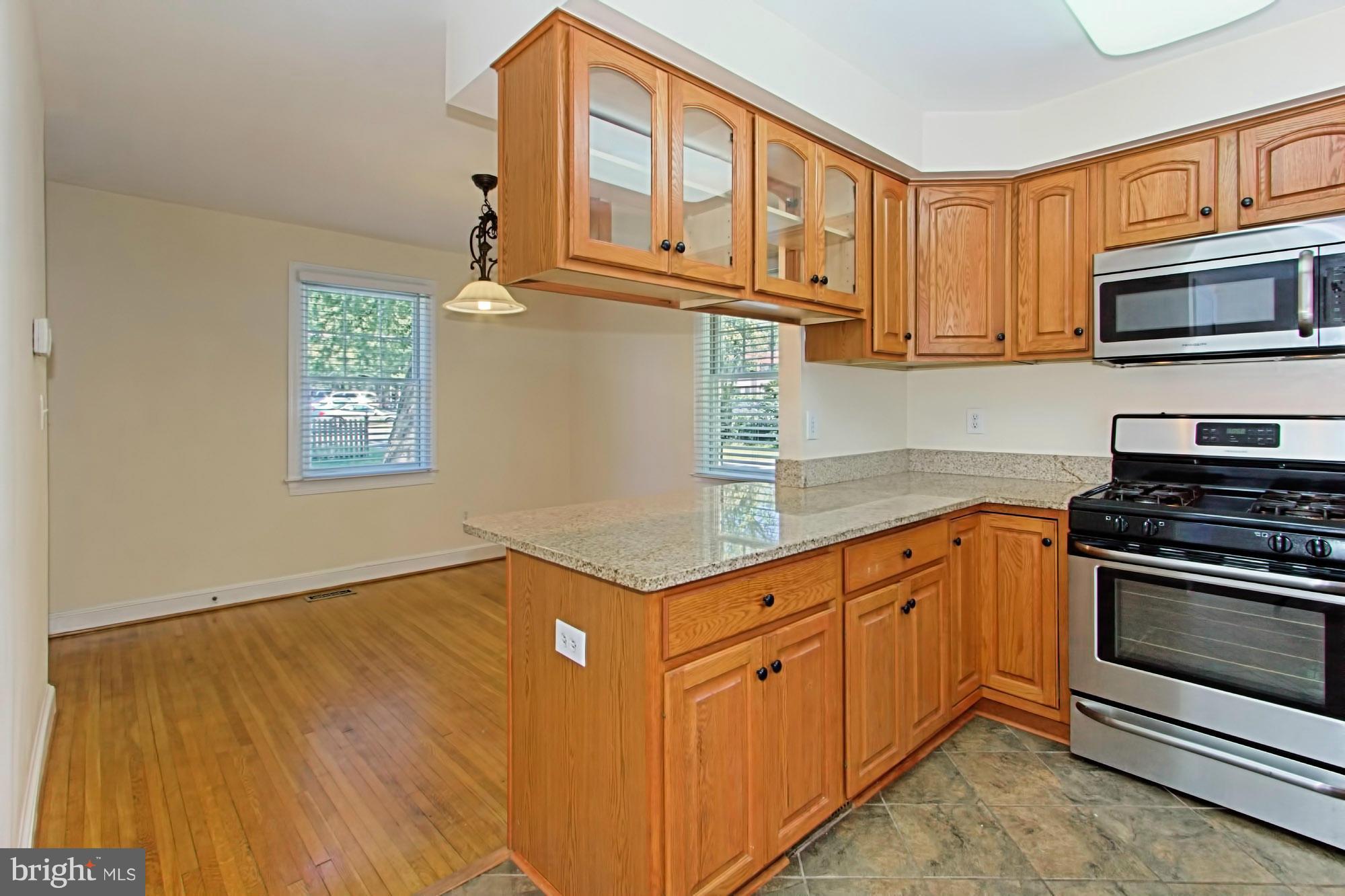 1909 Woodford Road Vienna, VA 22182 - Photo 8 of 30 Kitchen