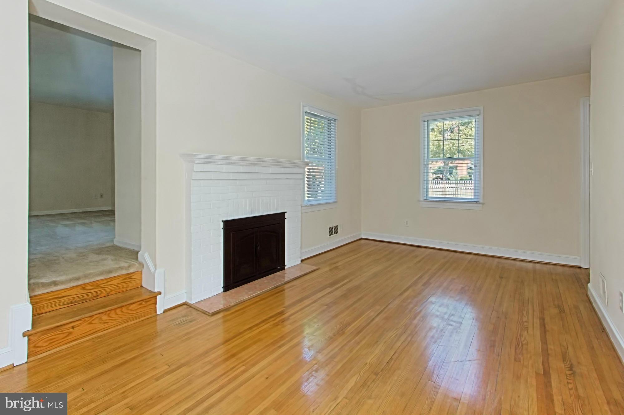 1909 Woodford Road Vienna, VA 22182 - Photo 10 of 30 Living Room