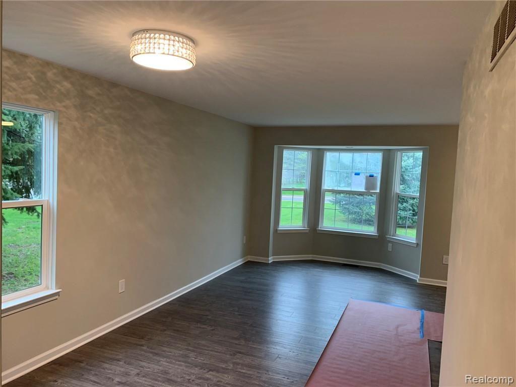 24447 Berg Road Southfield, MI 48033 - Photo 3 of 20 3.JPEG