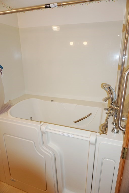 66 Totman Road Lowell, MA 01854 - Photo 12 of 24 Gallery Image 12