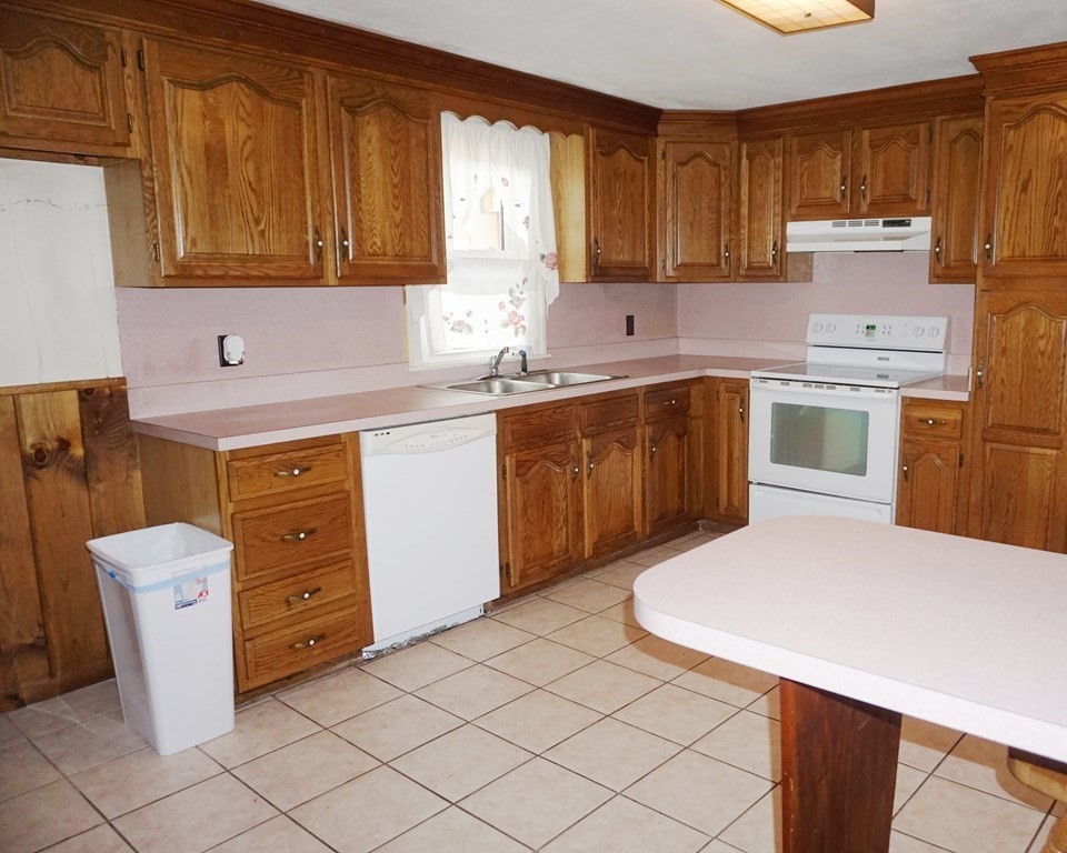 66 Totman Road Lowell, MA 01854 - Photo 4 of 24 Gallery Image 4