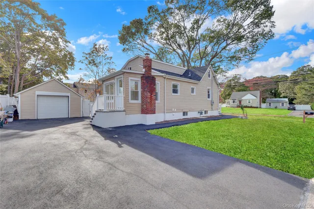 $599,888 | 239 Bayview Avenue, East Patchogue, NY 11772