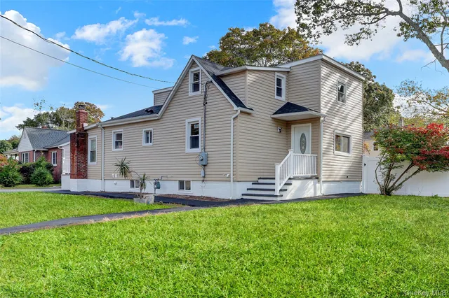 $599,888 | 239 Bayview Avenue, East Patchogue, NY 11772