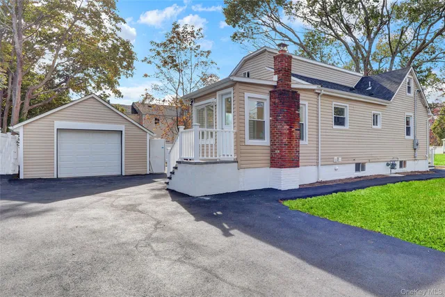 $599,888 | 239 Bayview Avenue, East Patchogue, NY 11772