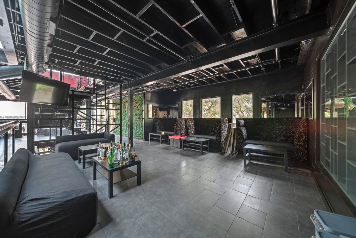 1916 Baldwin Street Houston, TX 77019 - Photo 23 of 37 a view of outdoor space with seating area