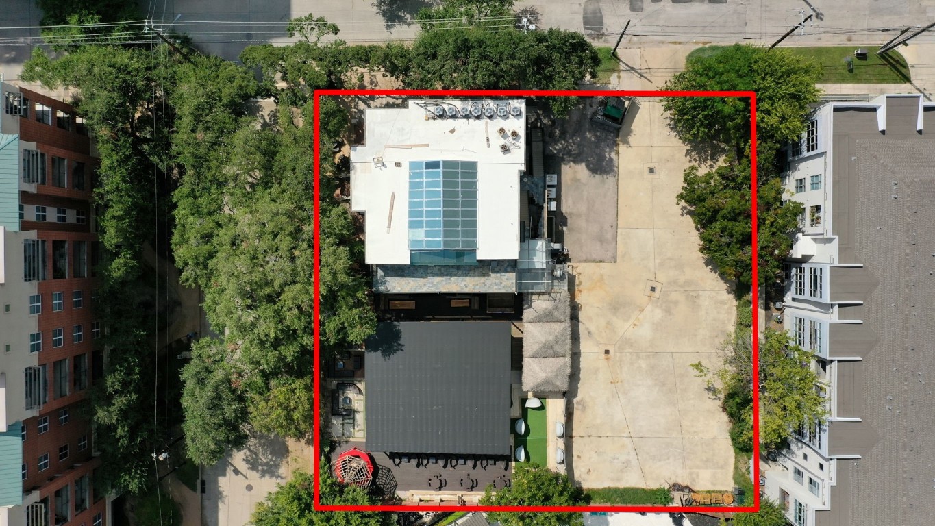 1916 Baldwin Street Houston, TX 77019 - Photo 8 of 37 an aerial view of a house