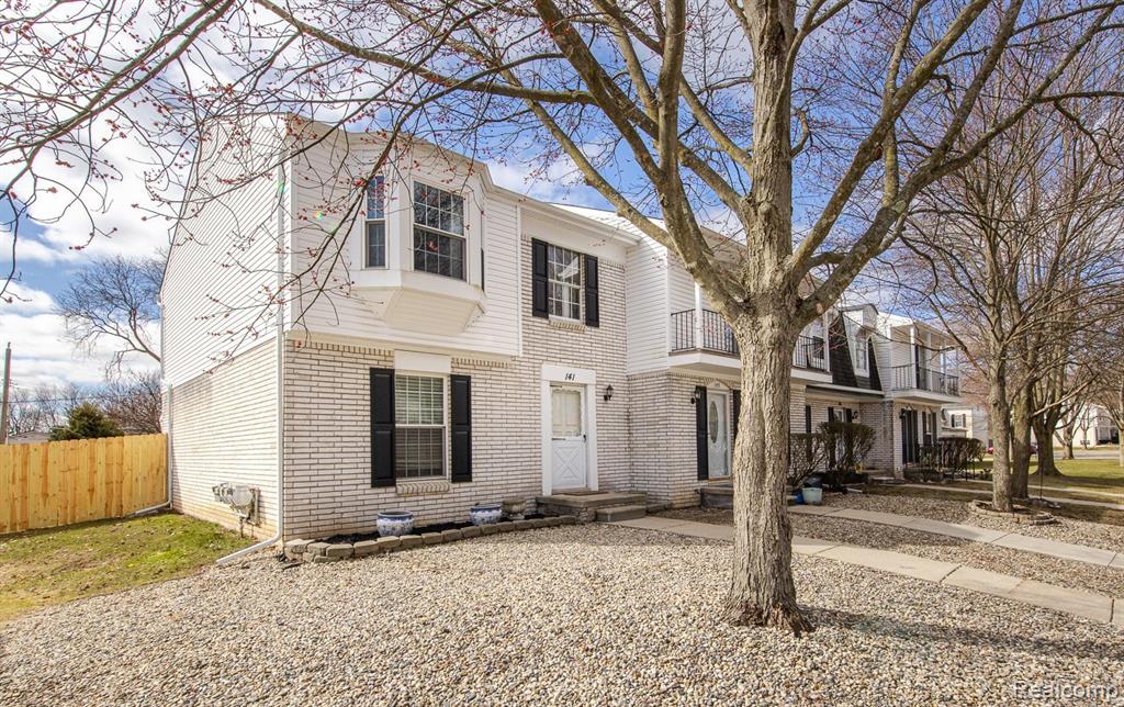 141 Stratford Lane Rochester Hills, MI 48309 - Photo 3 of 37