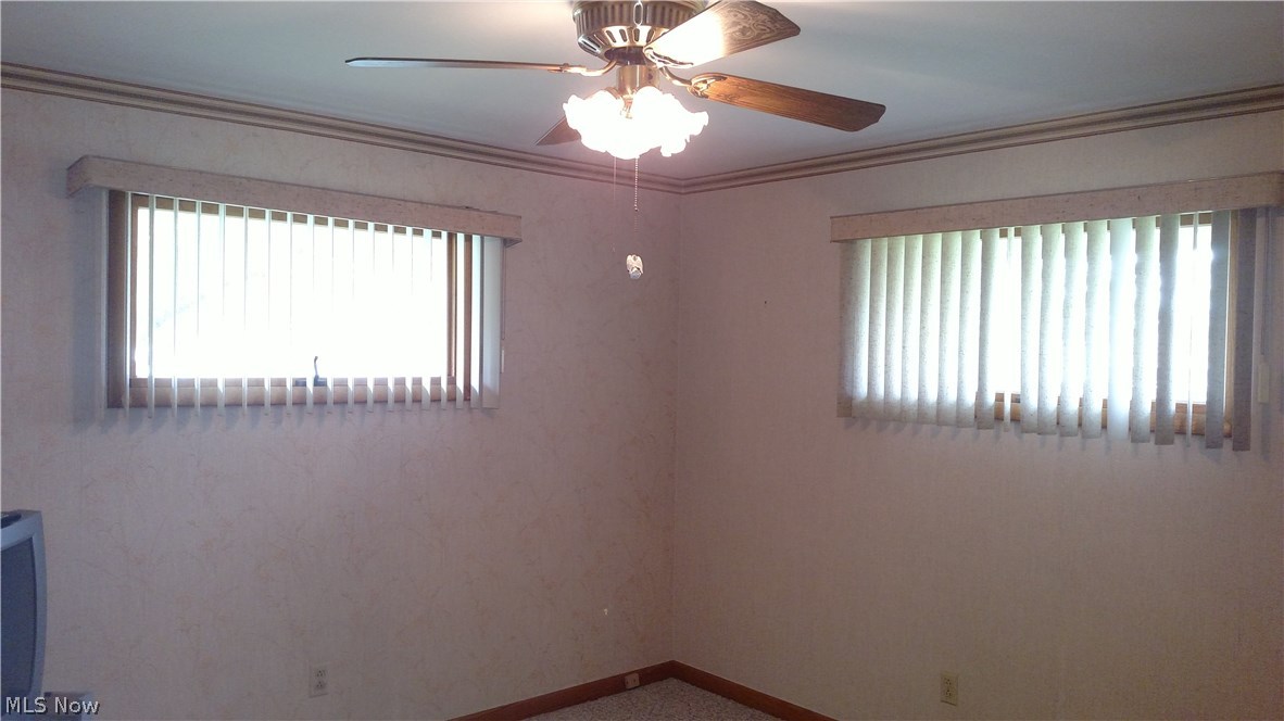 640 Robinson Road Campbell, OH 44405 - Photo 11 of 19 Gallery Image 11