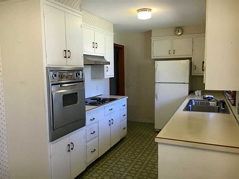 3 Azalea Drive Westerly, RI 02891 - Photo 2 of 20 Kitchen.
