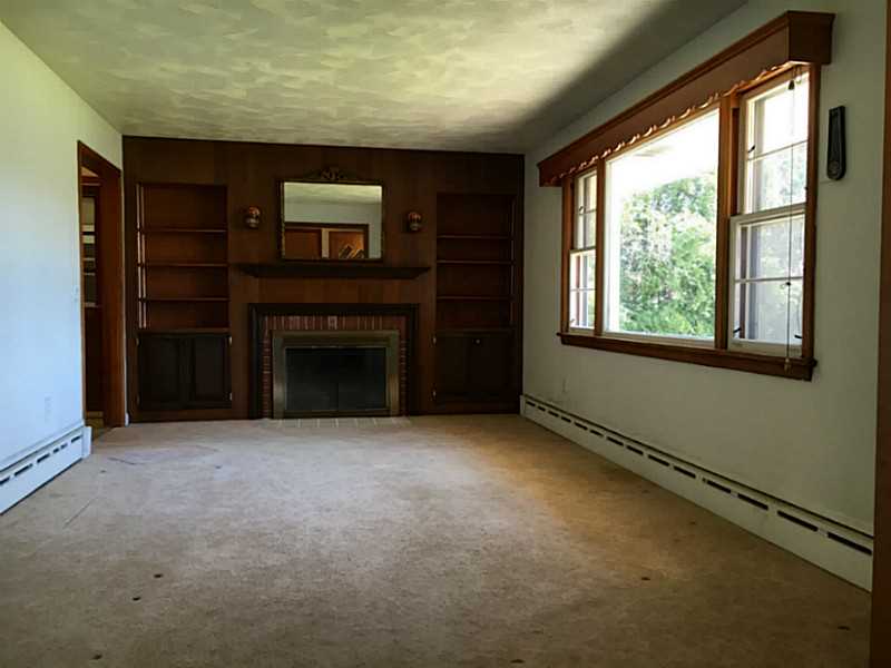3 Azalea Drive Westerly, RI 02891 - Photo 5 of 20 Living Room.