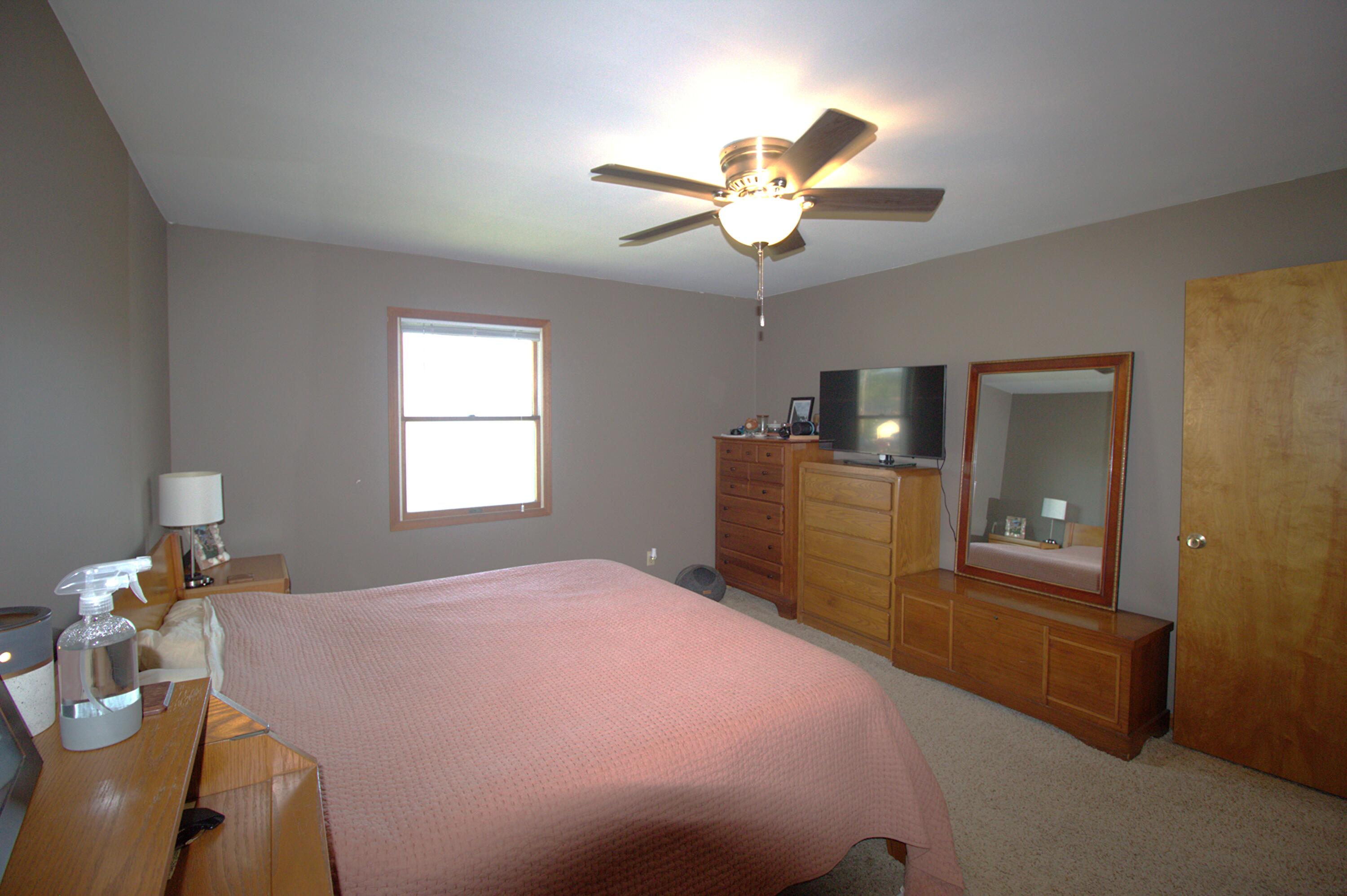 8327 Edison Street Crown Point, IN 46307 - Photo 8 of 13 3000x1997