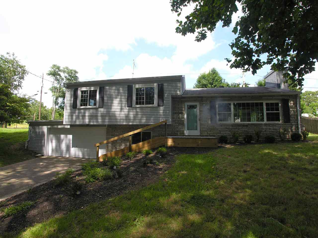 6017 East Pea Ridge Road Huntington, WV 25705 - Photo 1 of 26 Gallery Image 1