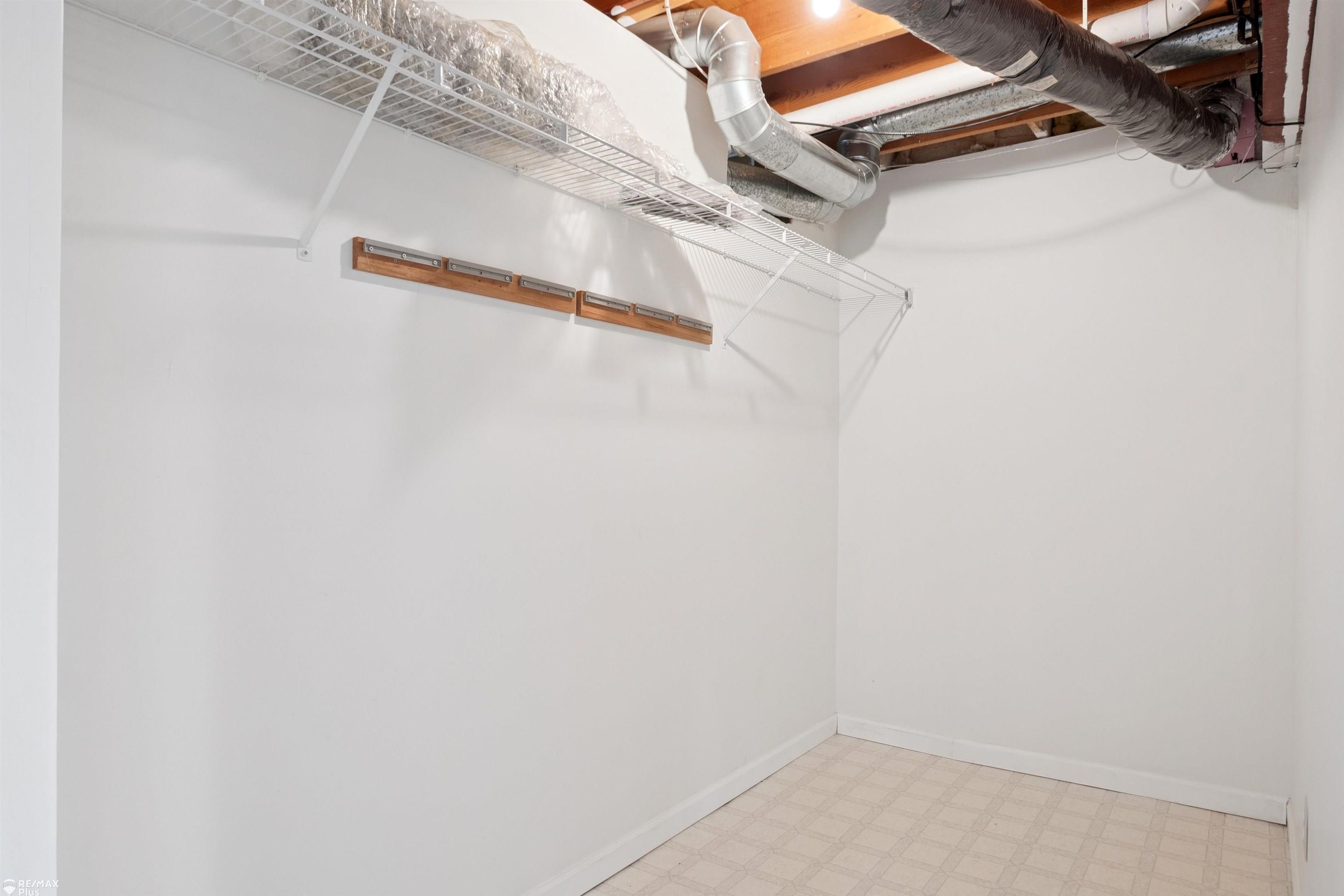 1671 South Shore Drive Rochester Hills, MI 48307 - Photo 46 of 77