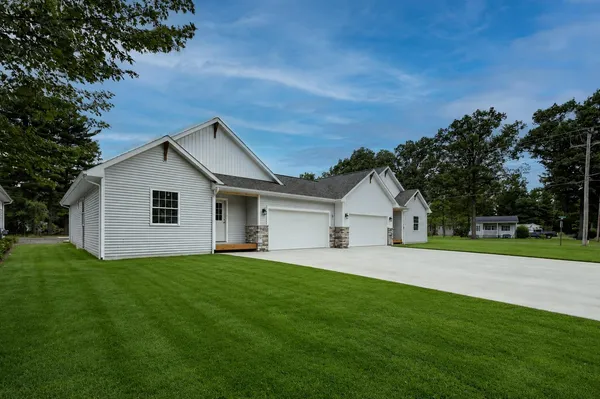 $479,900 | 1706 Woodward Avenue, Traverse City, MI 49686