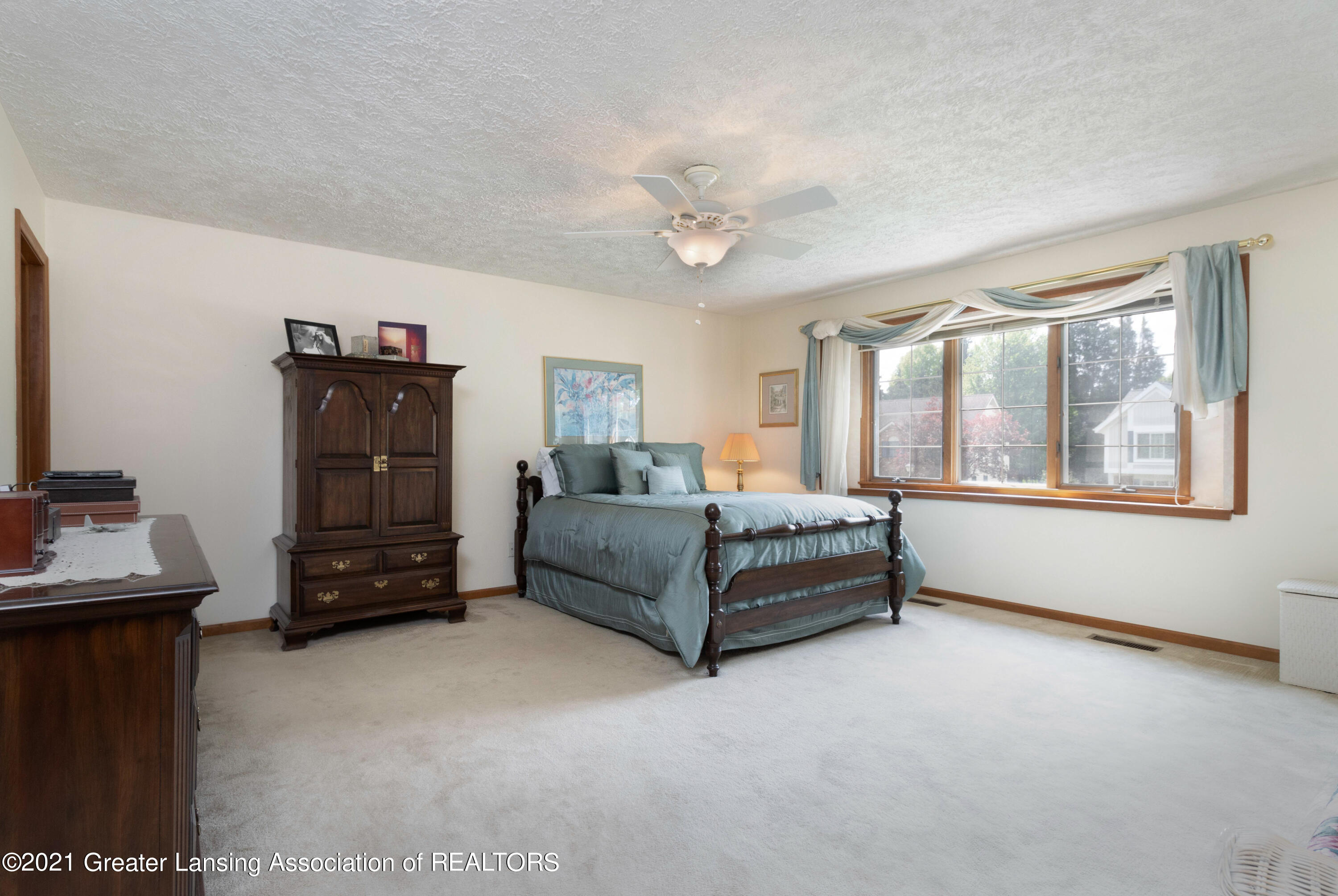 2156 Woodfield Road Okemos, MI 48864 - Photo 16 of 22 Primary Room