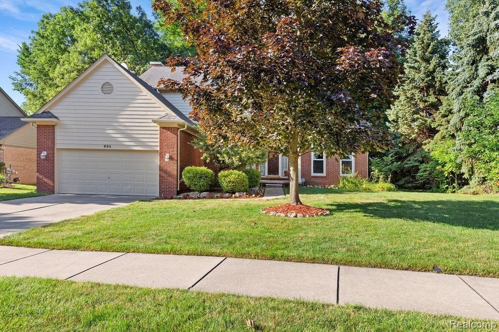 695 Woodfield Way Rochester, MI 48307 - Photo 29 of 30 GO0A3192.jpg