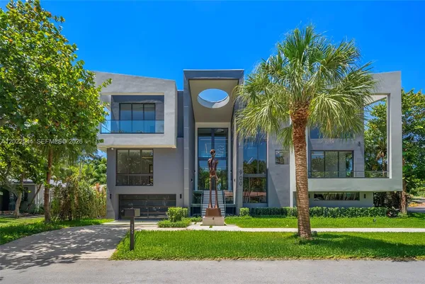 $8,950,000 | 900 Northeast 75th Street, Miami, FL 33138