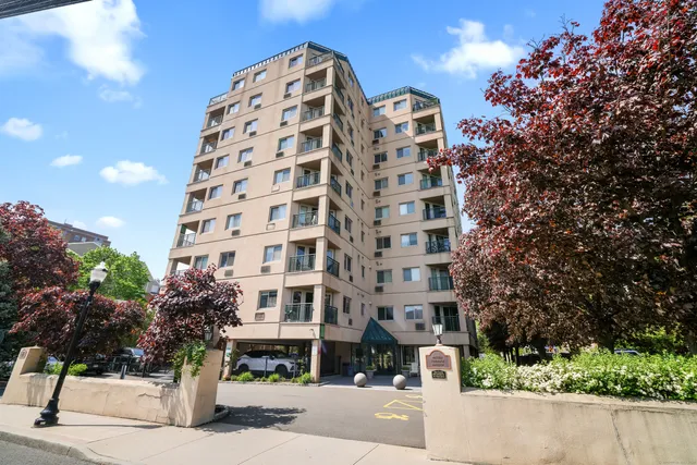 $2,100 | 104 North Street, Unit 201, Stamford, CT 06902