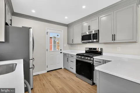 $819,900 | 3811 Egan Drive, Fairfax, VA 22030