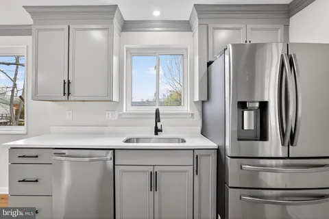 $819,900 | 3811 Egan Drive, Fairfax, VA 22030