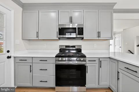 $819,900 | 3811 Egan Drive, Fairfax, VA 22030