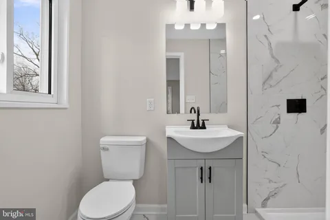 $819,900 | 3811 Egan Drive, Fairfax, VA 22030