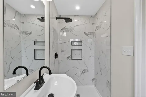 $819,900 | 3811 Egan Drive, Fairfax, VA 22030