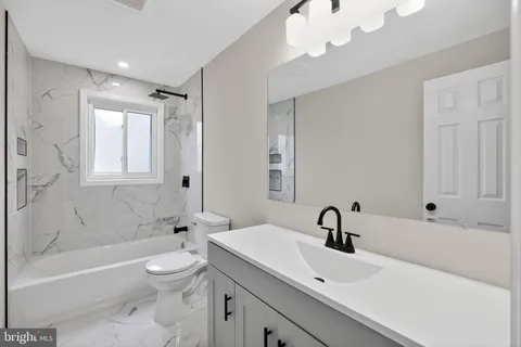 $819,900 | 3811 Egan Drive, Fairfax, VA 22030