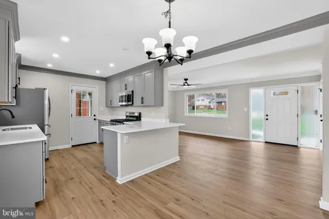 $819,900 | 3811 Egan Drive, Fairfax, VA 22030