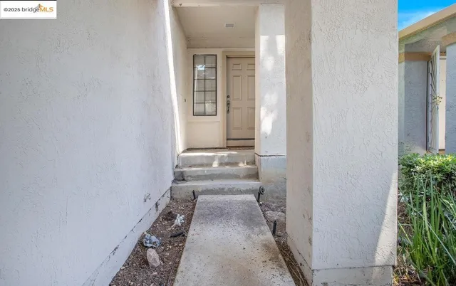 a view of a entryway door of the house