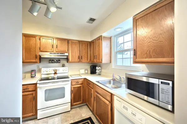 $177,900 | 93 Lexton Drive, Unit 93, York, PA 17404