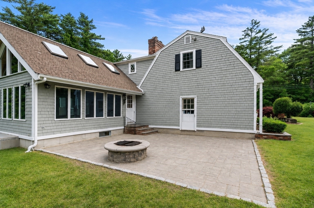 468 Delano Road Marion, MA 02738 - Photo 5 of 42